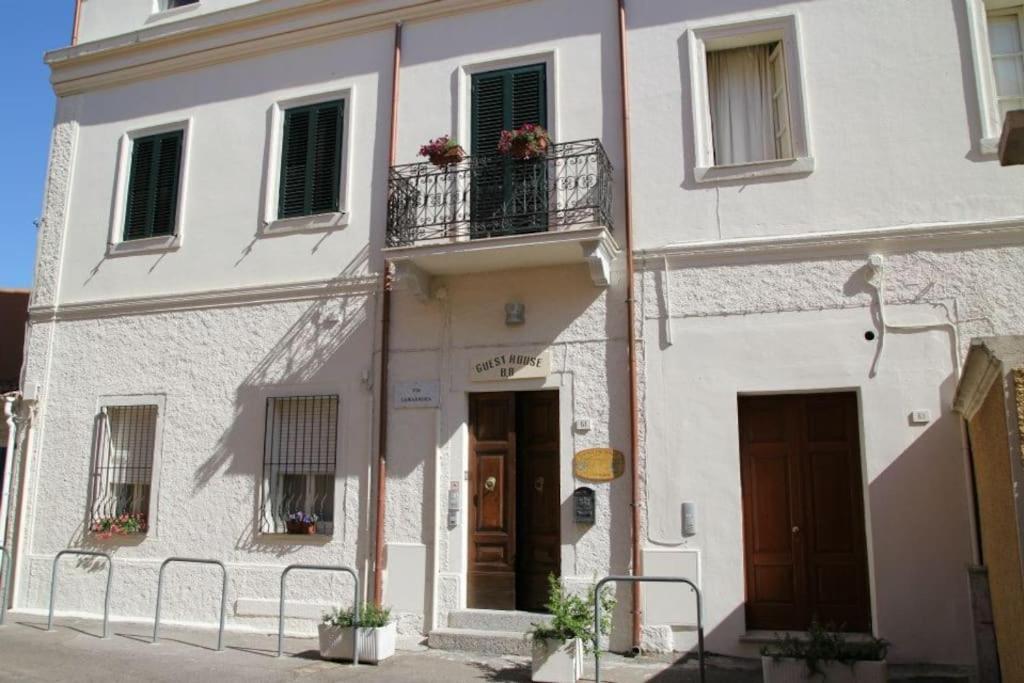 Domo Janas Guesthouse Olbia Extérieur photo